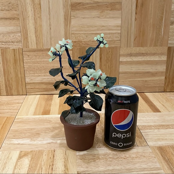 Faux Jade Ornamental Flowers Artificial Plant Home Decor - Picture 3 of 9